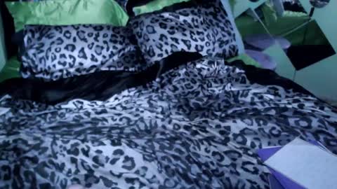 CoupleOfSquirtS online show from 19, 9, 2025