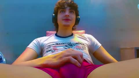 Snapshot of sr_bonnyethan chatting on 18, 12, 2025 ethan online show from 18, 12, 2025