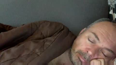 Snapshot of srekos38 chatting on 4, 12, 2024 srekos38 online show from 4, 12, 2024