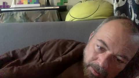 Snapshot of srekos38 chatting on 5, 1, 2025 srekos38 online show from 5, 1, 2025