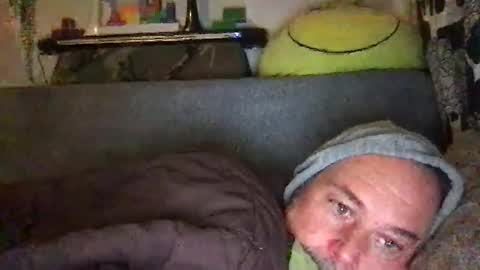 Snapshot of srekos38 chatting on 17, 11, 2025 srekos38 online show from 17, 11, 2025