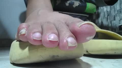Snapshot of srfindomfeet_ chatting on 20, 5, 2026 sr master cum its my old account online show from 20, 5, 2026