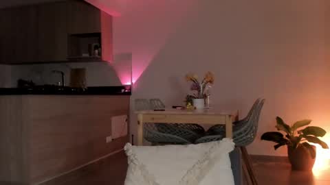 Snapshot of srta__sophie chatting on 2, 3, 2025 Sophie 3 online show from 2, 3, 2025