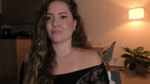 Snapshot of srta__sophie chatting on 27, 10, 2025 Sophie 3 online show from 27, 10, 2025