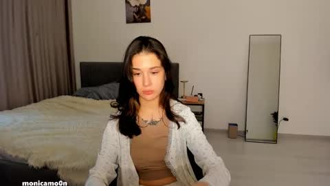 Snapshot of ssash1mii chatting on 27, 1, 2025 Hey guys i miss you so much online show from 27, 1, 2025