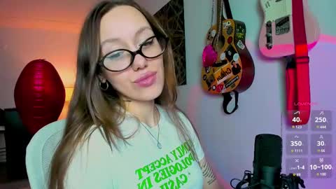 Snapshot of sshawty chatting on 16, 2, 2025 Anni if Im offline for a long time Im depressed feel free to support me offline online show from 16, 2, 2025