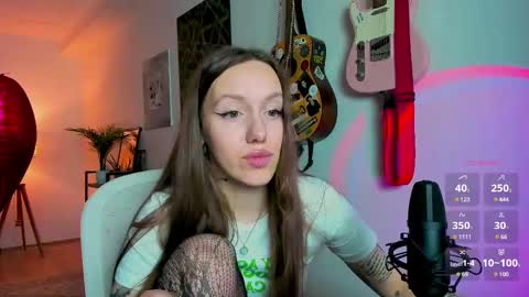 Snapshot of sshawty chatting on 16, 2, 2025 Anni if Im offline for a long time Im depressed feel free to support me offline online show from 16, 2, 2025