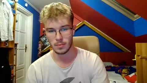 Snapshot of st1eve chatting on 5, 12, 2025 st1eve online show from 5, 12, 2025