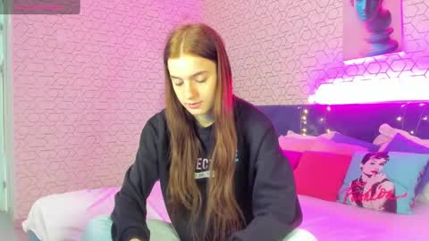 Snapshot of stacey_brown chatting on 17, 12, 2024 Stacey GMT5 Mo Tu We Th Fr Sa 3am -10am online show from 17, 12, 2024