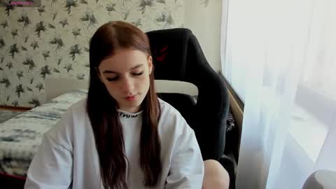 Snapshot of stacey_brown chatting on 27, 12, 2024 Stacey GMT5 Mo Tu We Th Fr Sa 3am -10am online show from 27, 12, 2024