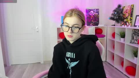 Snapshot of stacey_brown chatting on 7, 3, 2025 Stacey GMT5 Mo Tu We Th Fr Sa 3am -10am online show from 7, 3, 2025