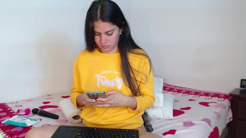 Snapshot of stacey_taylor7 chatting on 6, 1, 2025 stacey_taylor7 online show from 6, 1, 2025