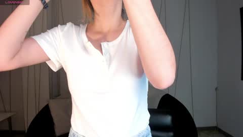 Stacy Woods online show from 16, 5, 2026