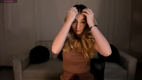 Stacy Woods online show from 27, 5, 2026