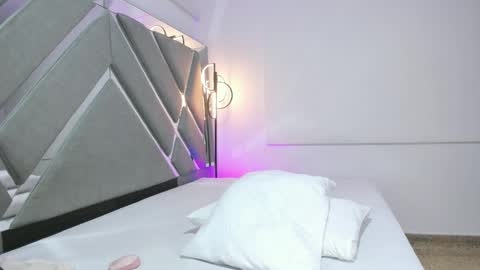 Stacy online show from 4, 2, 2026