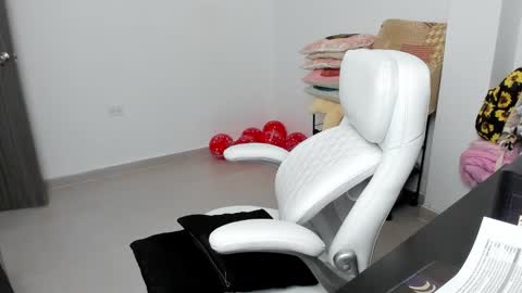 Snapshot of stacy_woods chatting on 18, 2, 2025 Zulma Yisset online show from 18, 2, 2025