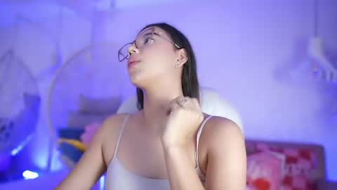 stacycooper_ online show from 8, 6, 2026