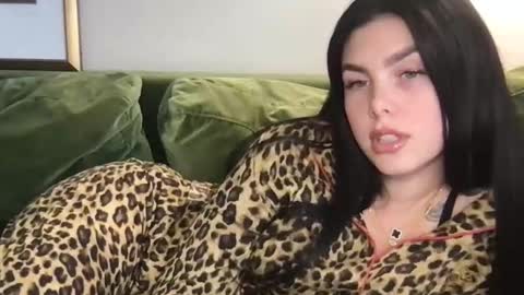 Snapshot of stacywithuu chatting on 24, 11, 2025 Stacy online show from 24, 11, 2025