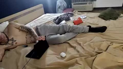 Snapshot of staightupdownbad chatting on 5, 12, 2025 Straightupdownbad online show from 5, 12, 2025