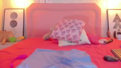 Snapshot of staisyotis chatting on 11, 2, 2025 KEIMI online show from 11, 2, 2025