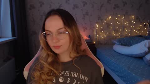 Snapshot of star_shopping chatting on 1, 1, 2025 Alice online show from 1, 1, 2025