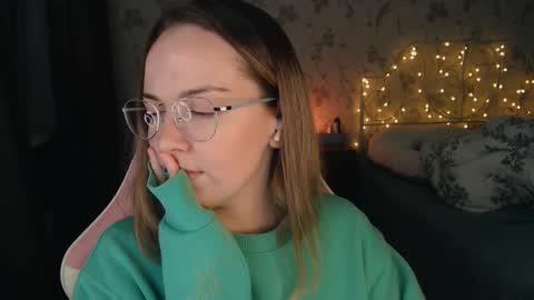 Snapshot of star_shopping chatting on 2, 1, 2025 Alice online show from 2, 1, 2025