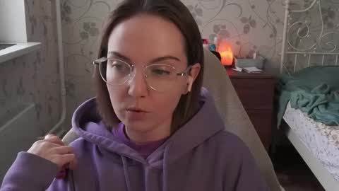 Snapshot of star_shopping chatting on 4, 2, 2025 Alice online show from 4, 2, 2025