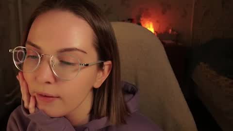 Snapshot of star_shopping chatting on 4, 2, 2025 Alice online show from 4, 2, 2025