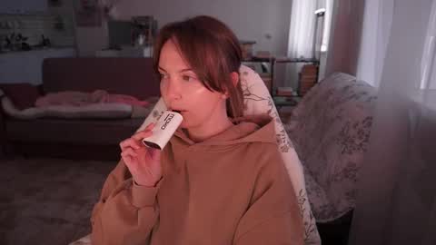 Snapshot of star_shopping chatting on 12, 9, 2025 Alice online show from 12, 9, 2025