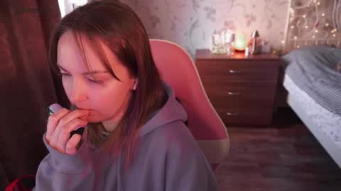 Snapshot of star_shopping chatting on 3, 10, 2025 Alice online show from 3, 10, 2025