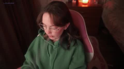 Snapshot of star_shopping chatting on 4, 11, 2025 Alice online show from 4, 11, 2025