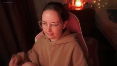 Snapshot of star_shopping chatting on 24, 11, 2025 Alice online show from 24, 11, 2025