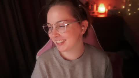 Snapshot of star_shopping chatting on 5, 12, 2025 Alice online show from 5, 12, 2025