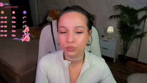 Snapshot of starlitfairy chatting on 13, 10, 2025 Your Fairy online show from 13, 10, 2025