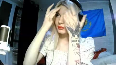 Snapshot of starremick chatting on 16, 9, 2025 Katie online show from 16, 9, 2025