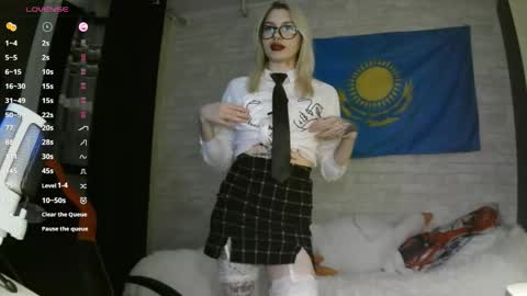 Snapshot of starremick chatting on 29, 9, 2025 Katie online show from 29, 9, 2025