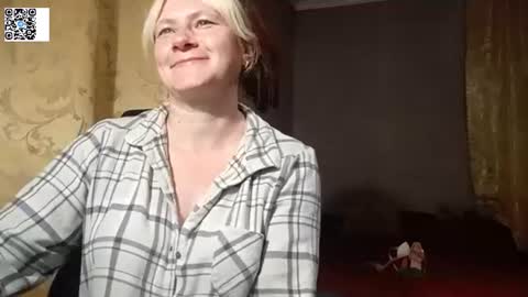 Snapshot of starvibe1010 chatting on 15, 6, 2026 Helen online show from 15, 6, 2026