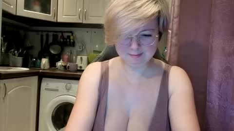 Snapshot of stasya_07 chatting on 20, 12, 2025 Stasya online show from 20, 12, 2025