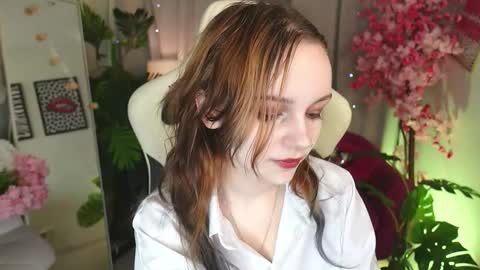 Snapshot of staymonica chatting on 9, 11, 2025 MONICA online show from 9, 11, 2025