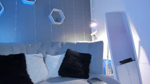 Stefania  online show from 4, 3, 2025