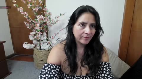 Snapshot of stefaniadiazz_ chatting on 4, 1, 2025 Stafania 3 online show from 4, 1, 2025