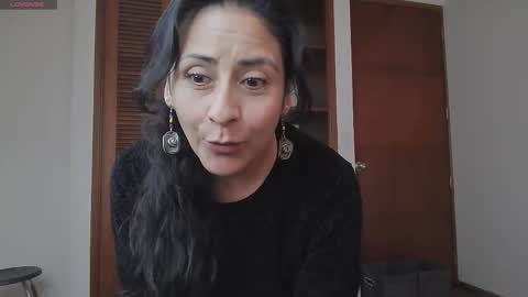 Snapshot of stefaniadiazz_ chatting on 5, 10, 2025 Stafania 3 online show from 5, 10, 2025