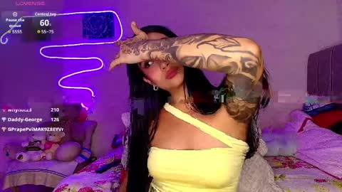 Im MiaIts my first day here  online show from 13, 4, 2026