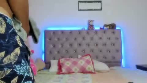 Snapshot of stefany_andruw chatting on 14, 10, 2025 stefany_andruw online show from 14, 10, 2025