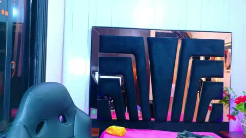 stefany piink online show from 26, 3, 2026