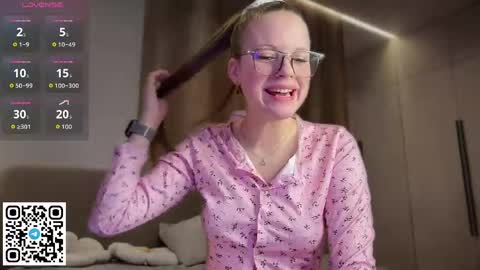 STEFI  Streams every day from 10 PM GTM1  online show from 21, 4, 2026