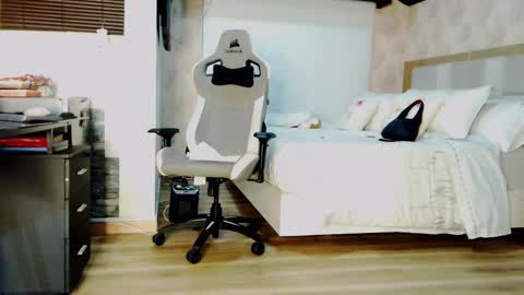 Snapshot of stefi_alizon chatting on 11, 3, 2025 Zuly online show from 11, 3, 2025