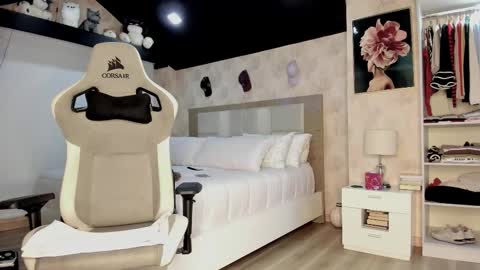 Snapshot of stefi_alizon chatting on 18, 11, 2025 Zuly online show from 18, 11, 2025