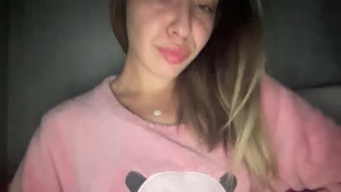 stefy_glow online show from 4, 11, 2025