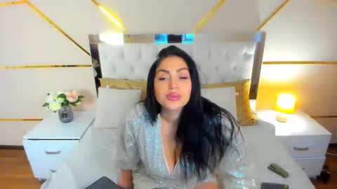 Stella Nelson online show from 6, 11, 2025